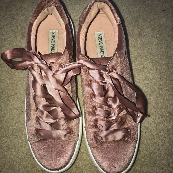 Steve Madden Shoes - Pink velvet Steve madden shoes Steve Madden Shoes - Pink velvet Steve madden shoes